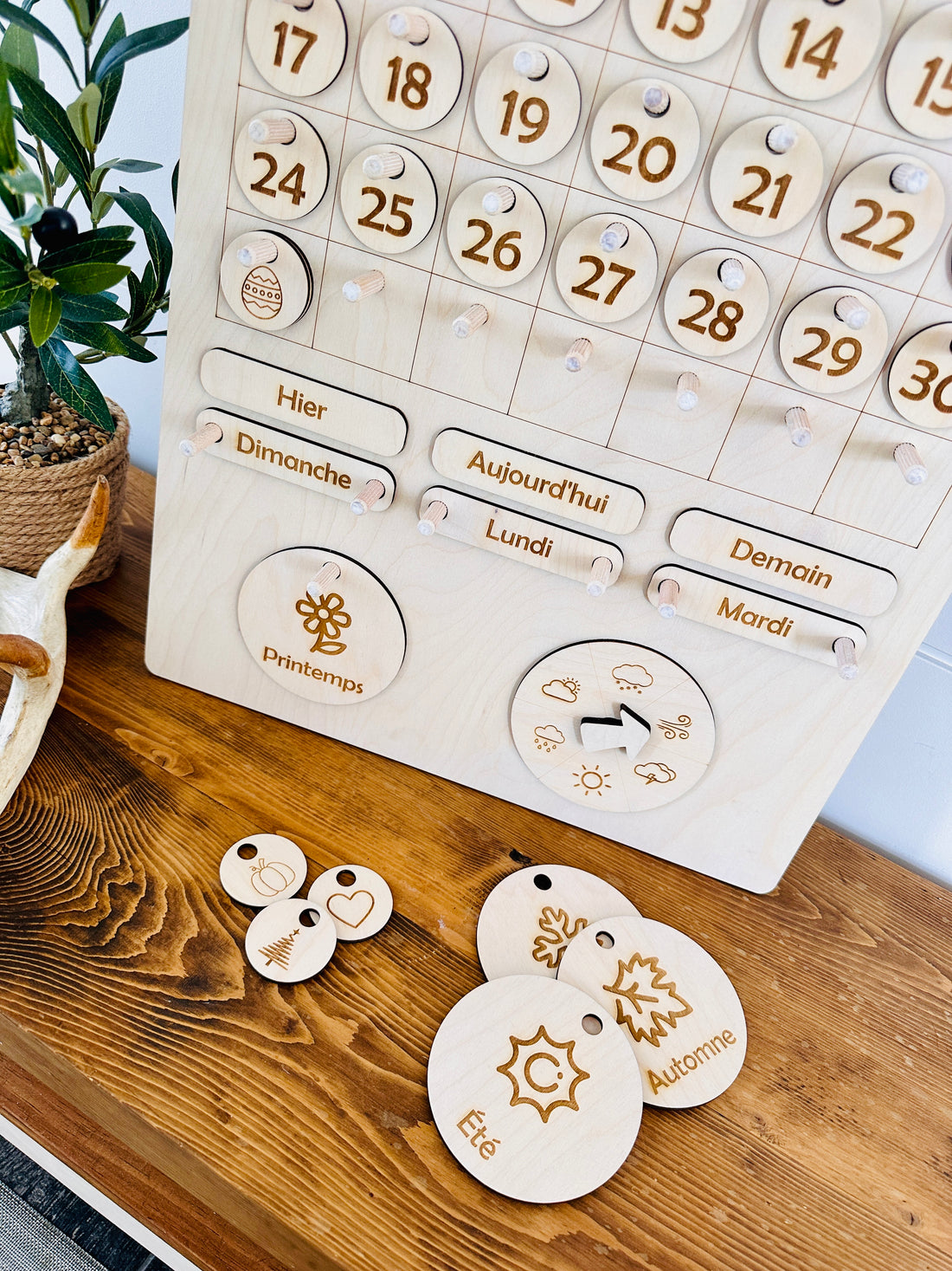 Calendrier montessori en bois