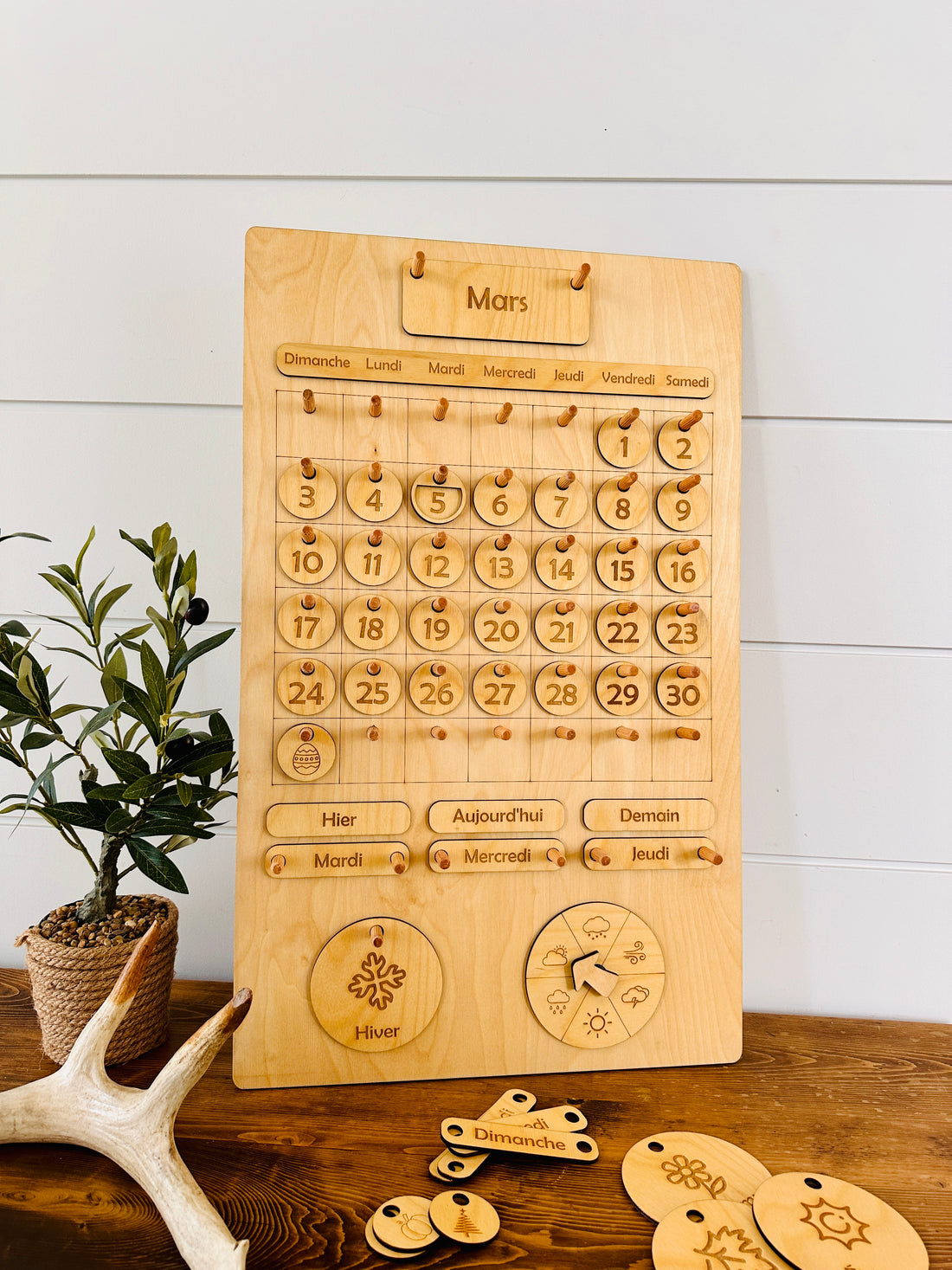 Calendrier montessori en bois